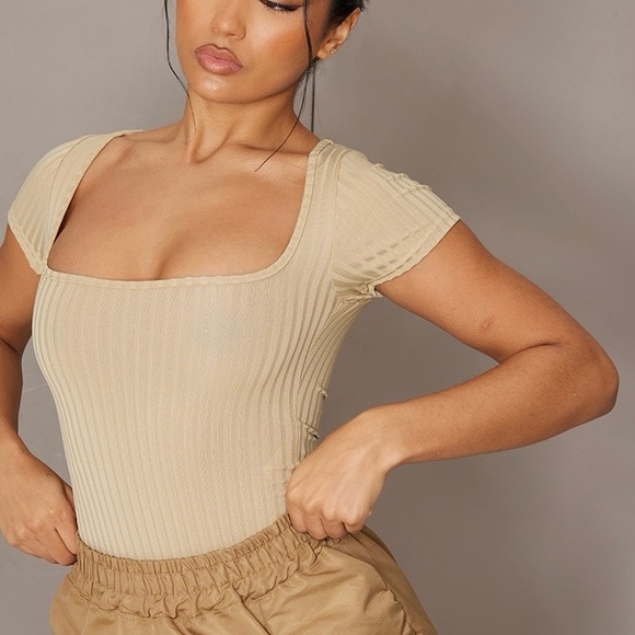 PrettyLittleThing Tops - 🔹5/$25🔹 PrettyLittleThing Wide Rib Square Neck Short Sleeve Bodysuit Stone. Sz 8